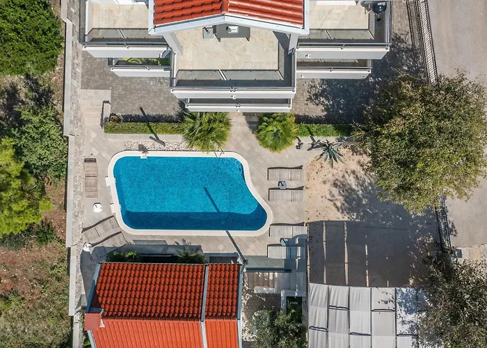 Villa Em