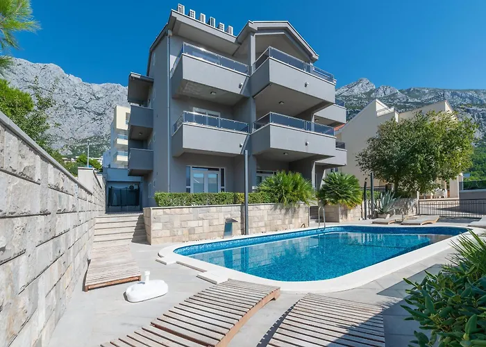 Villa Em