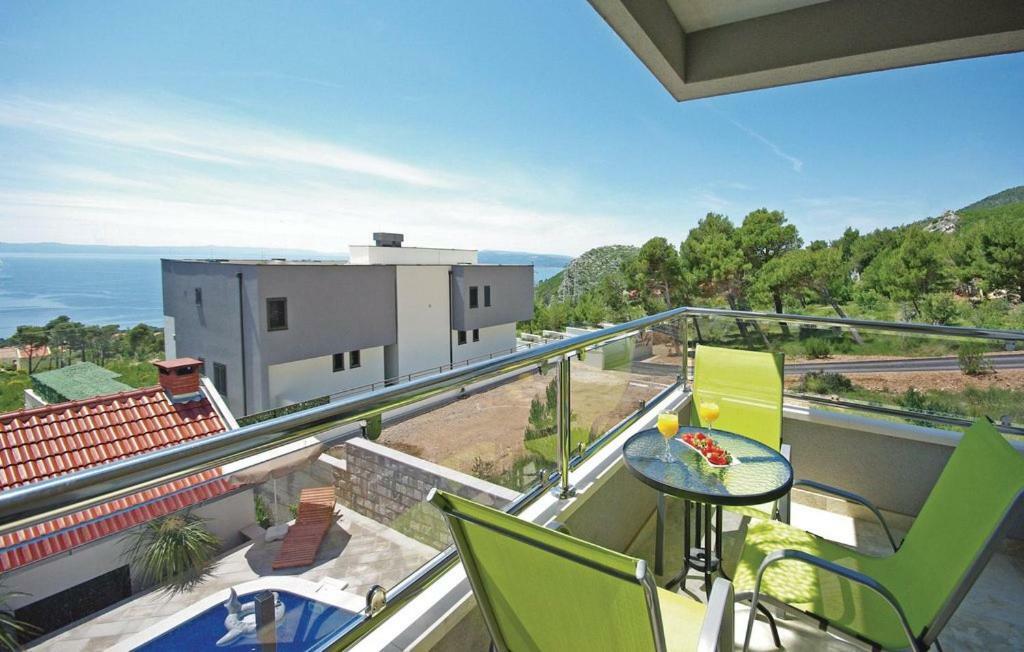 Apartment Em *
