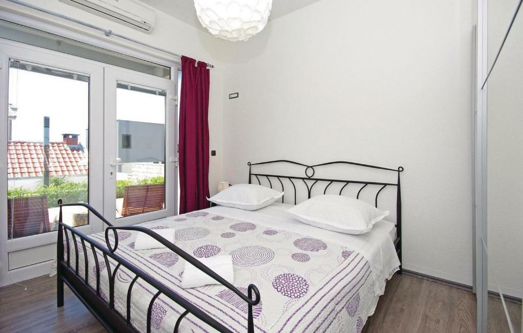 Apartment Em