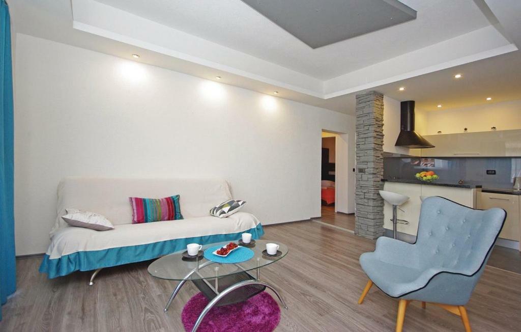 Em Apartment