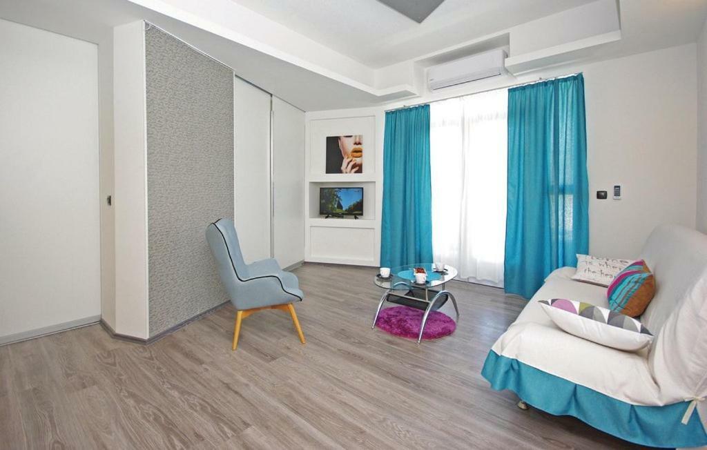 Apartment Em Makarska